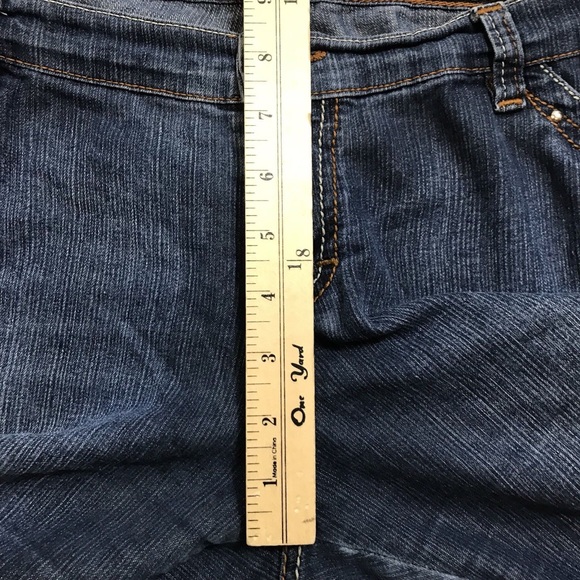 Up Uppers Size 36 Women’s Mid Rise Shorts - Picture 4 of 8